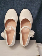 Olive & Edie Girls White Patent Heidie Pump Size 2 | Sparkly Glitter Heel Mary J