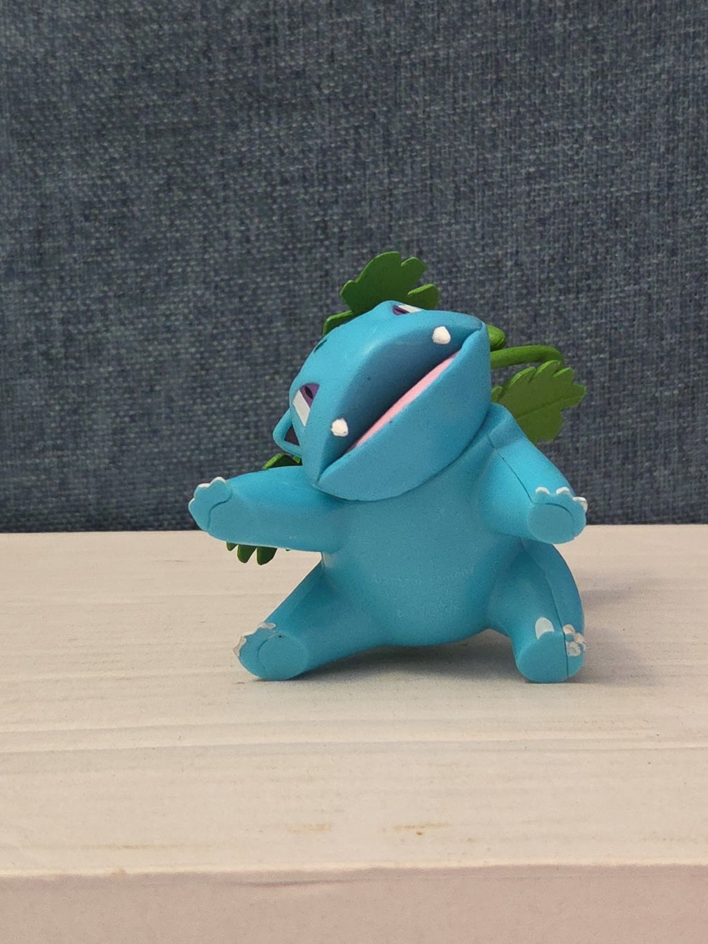 Nintendo Pokemon IVYSAUR 2.5" Vinyl Figure PVC 2015 Tomy Toy Kanto Collectible