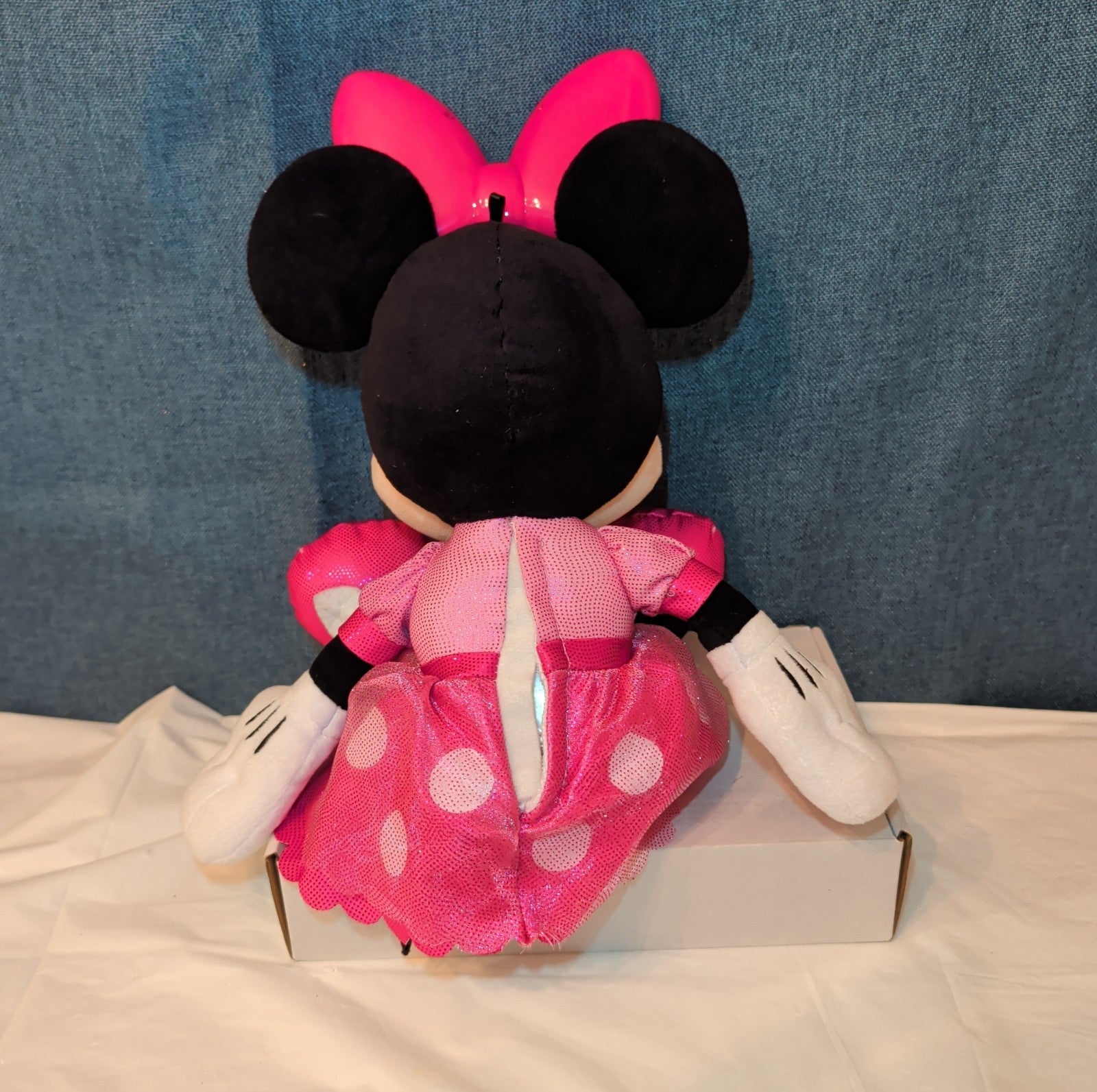 Disney Jr Colorfinity Minnie Mouse Interactive Plush 15" Light Up Talking Toy
