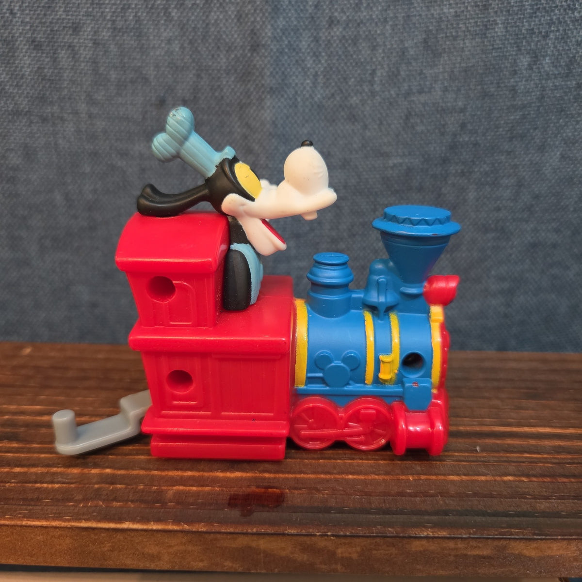 McDonalds Disney Runaway Railway Goofy Train Plastic 2020