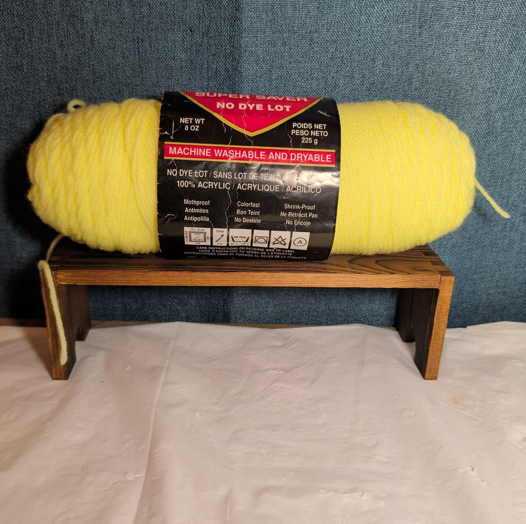 Red Heart Super Saver Pale Yellow 8oz Acrylic Yarn Worsted NWT E300