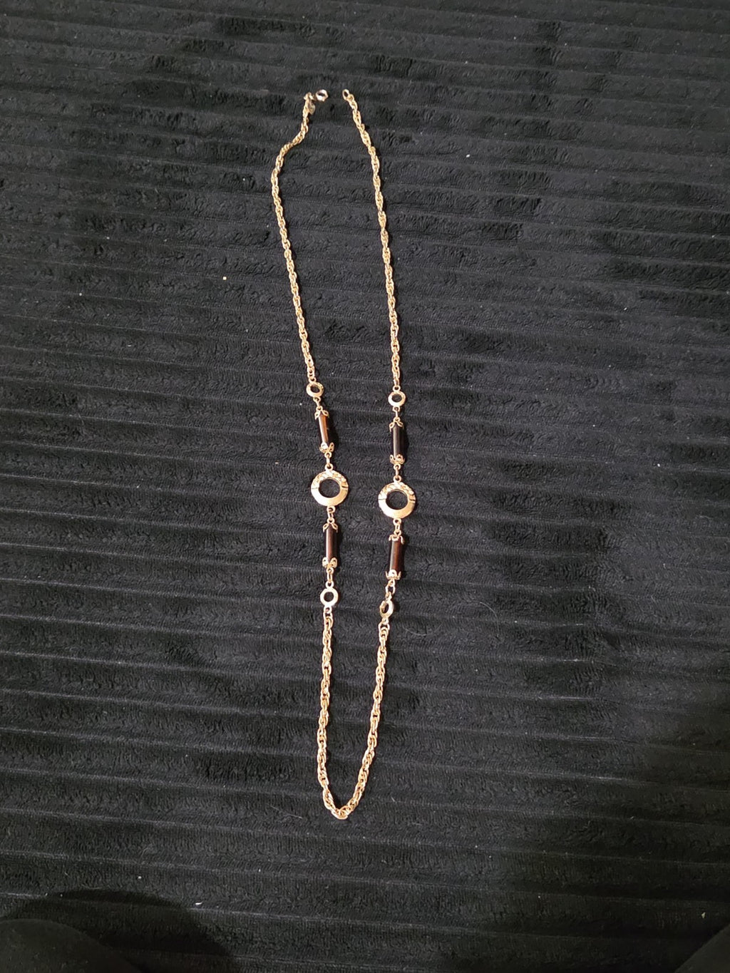 Sarah Coventry Emberwood Long Vintage Necklace 1975 Gold Tone Root Beer Amber