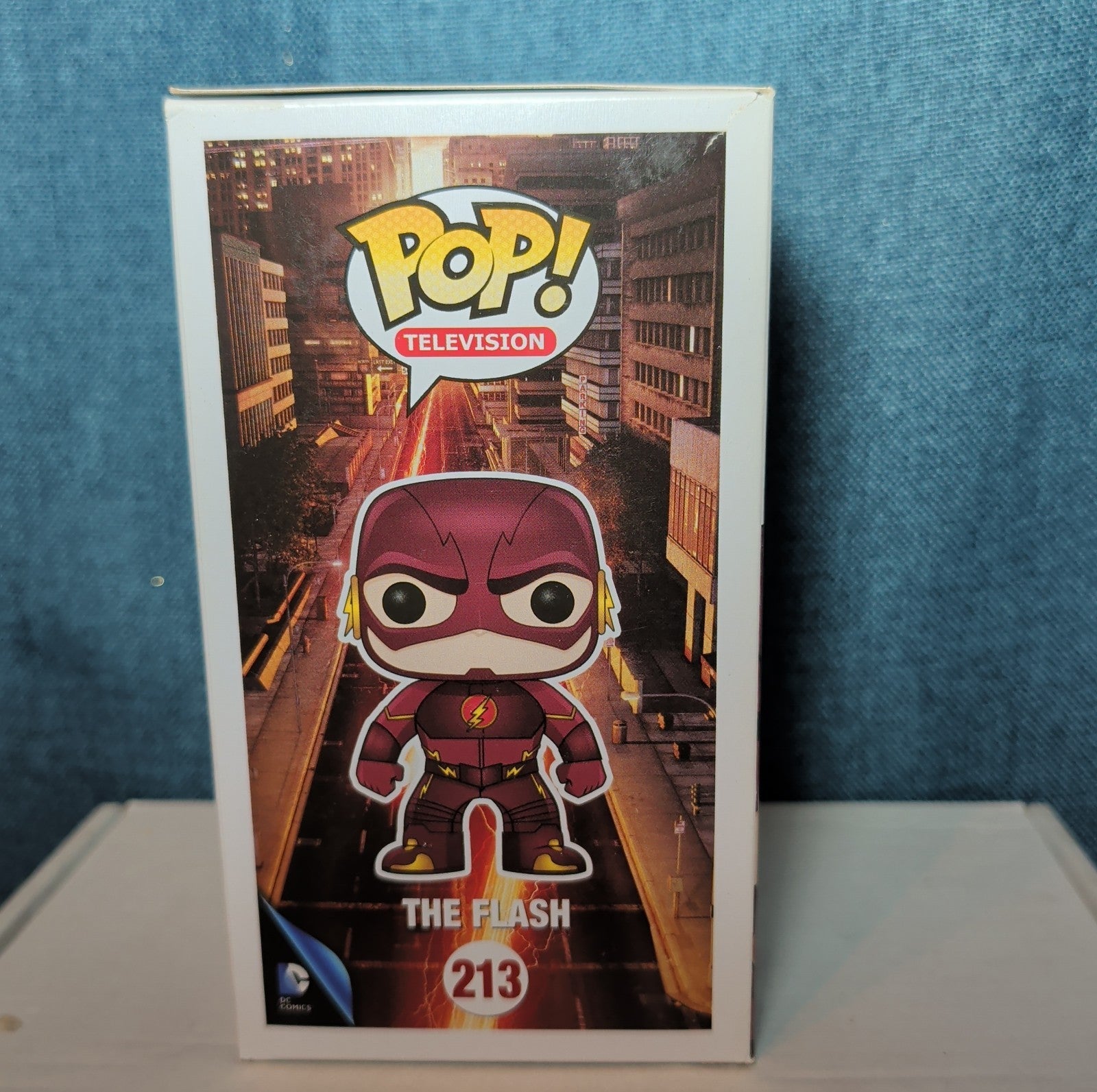 Funko Pop Television Vinyl DC Universe  The Flash #213 in Box with Protector