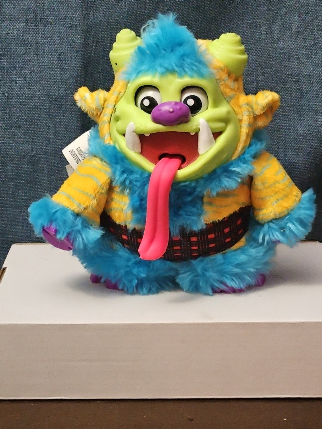 Crate Creatures Surprise Snort Hog | Interactive Monster Toy | Green Blue |