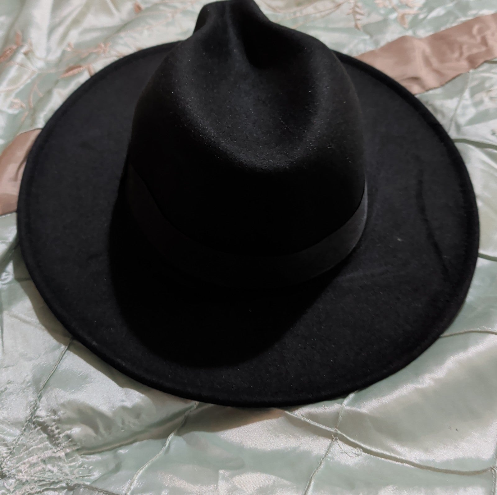 Cutely Covered Pink Bottom Black Cowboy Hat Felt Wide Brim Fedora Medium Used
