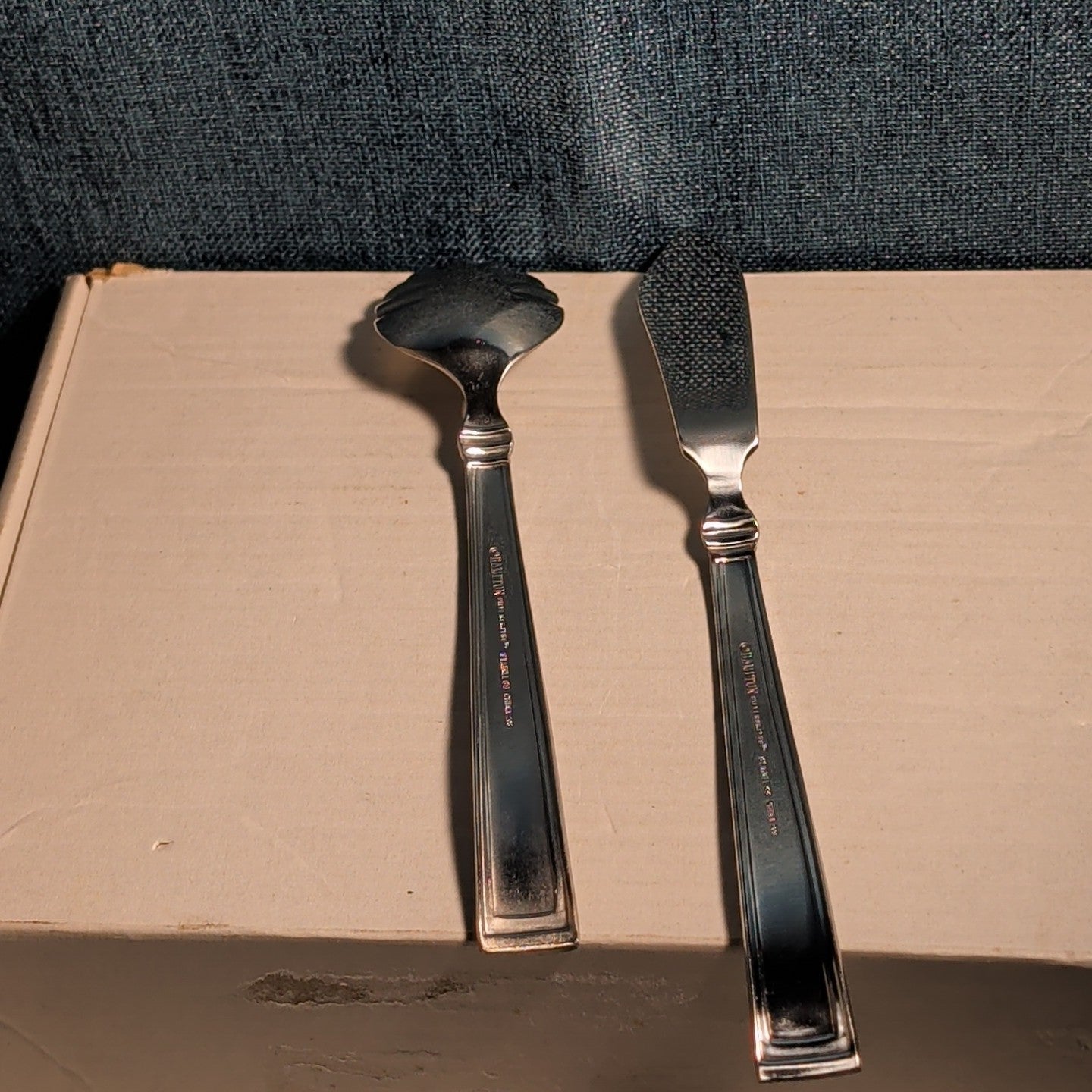 Hampton Silversmiths PORTFOLIO Sugar Spoon & Butter Knife Set | Glossy 208
