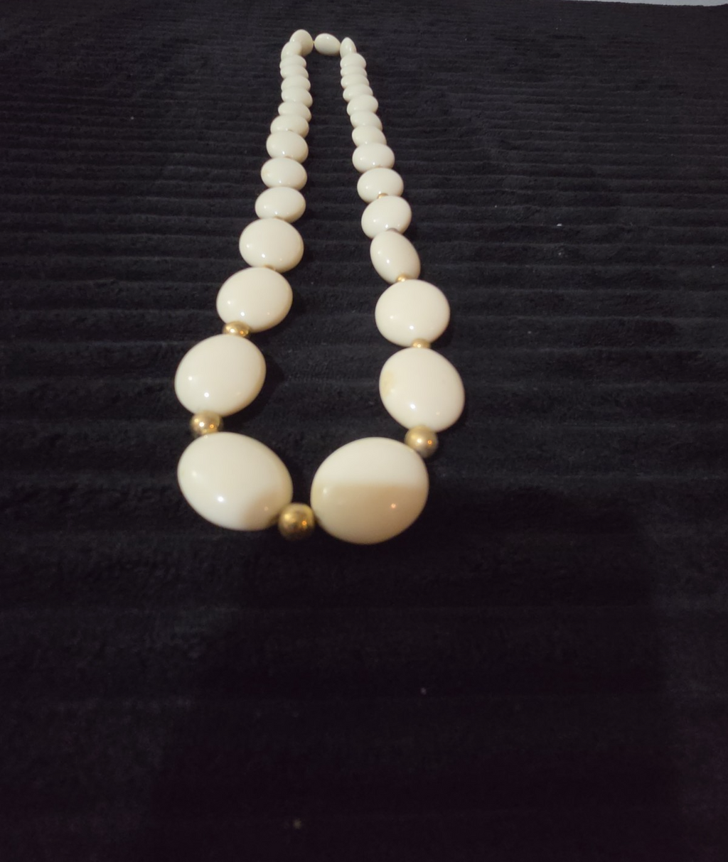 Vintage Cream Lucite Bead Necklace Graduated Flat Oval Disc Chain 32" No Clasp