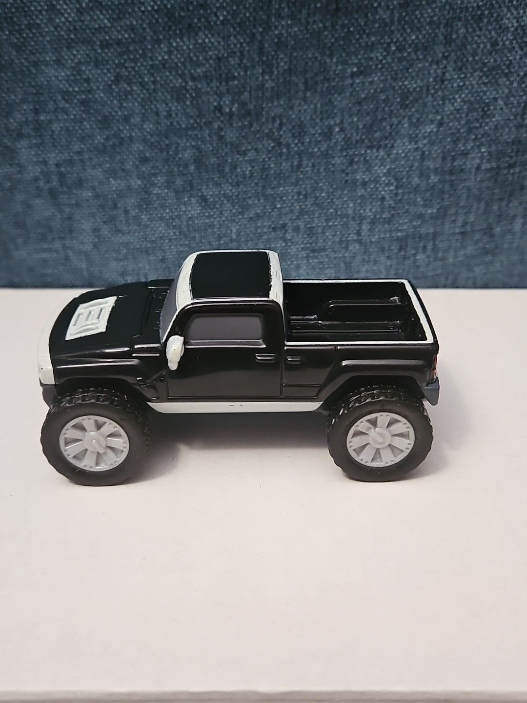 McDonald's Hummer H3T Toy Truck | 2006 Happy Meal Friction Car | Black & White