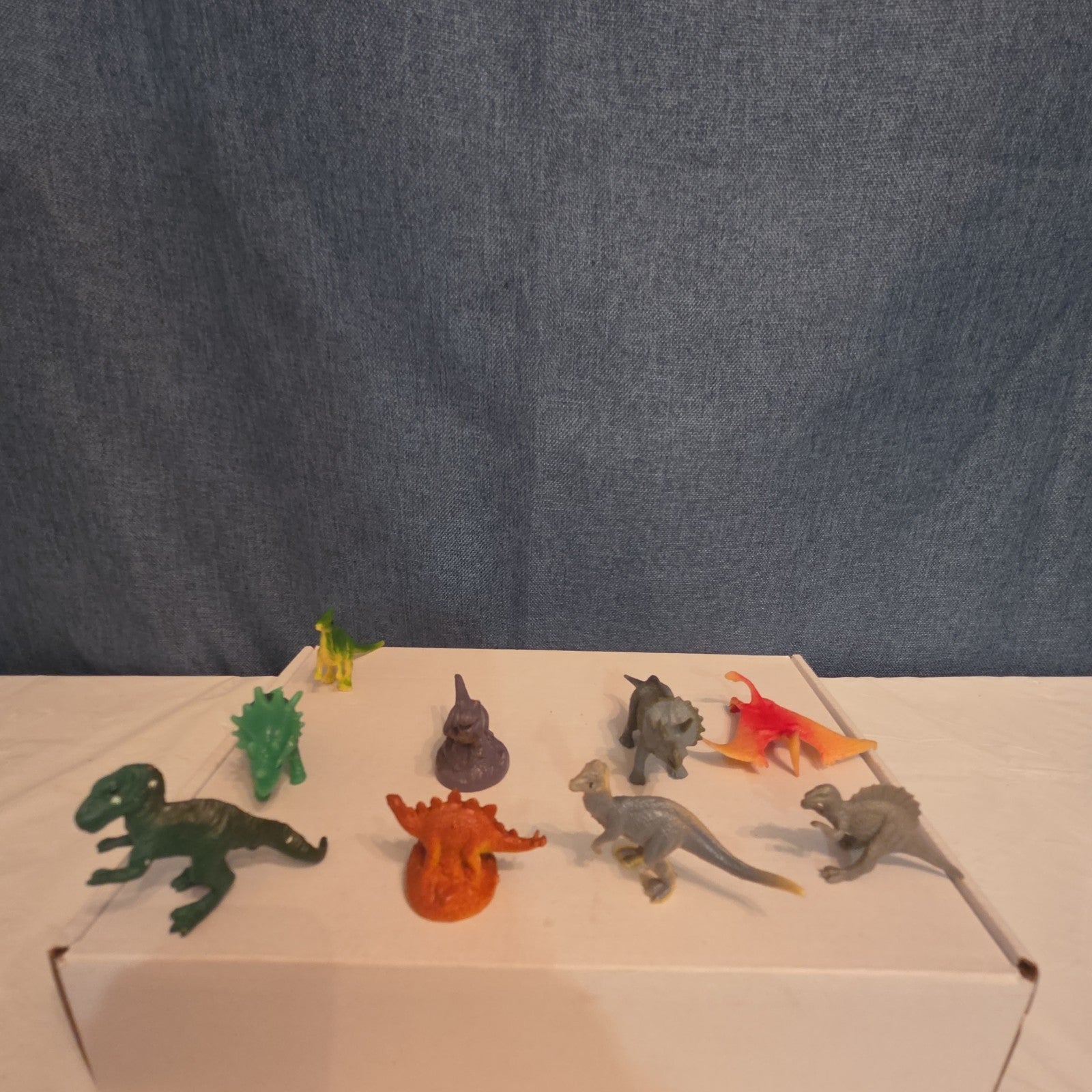 9 Mini Dinosaur Figures Box Set