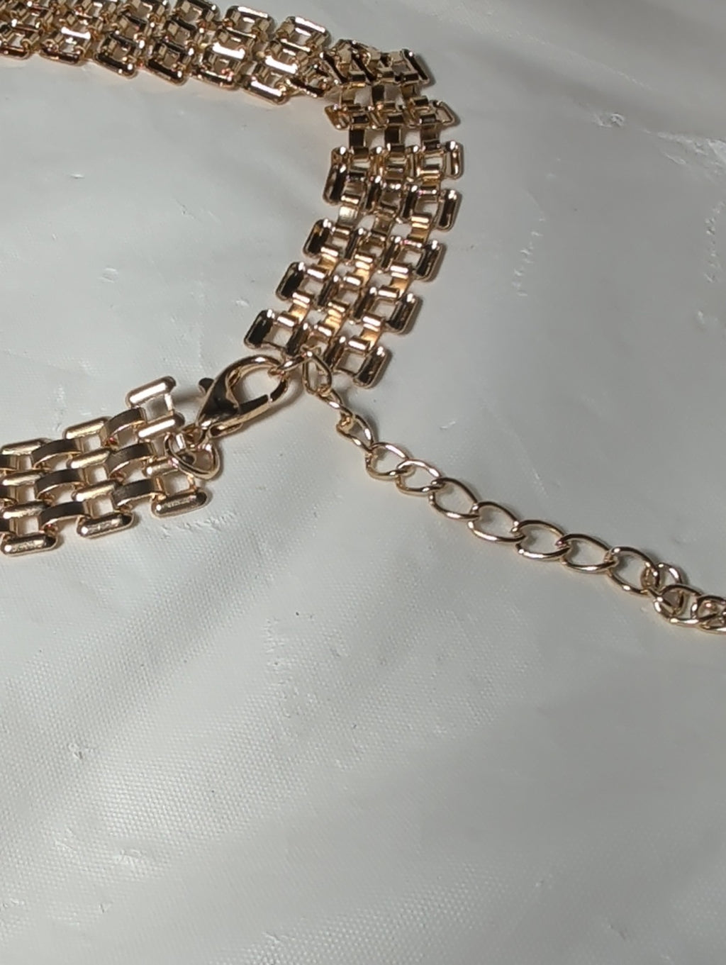 Gold Tone Wide Link Mesh Choker Necklace Y2K Retro Glam NWT