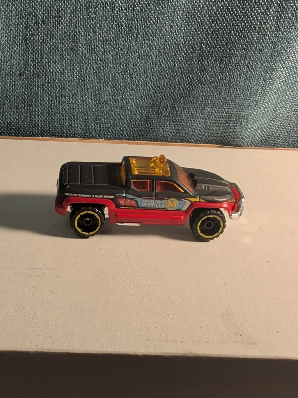 Hot Wheels Off-Duty Truck | Graffiti Removal Service | 2016 HW City Works |