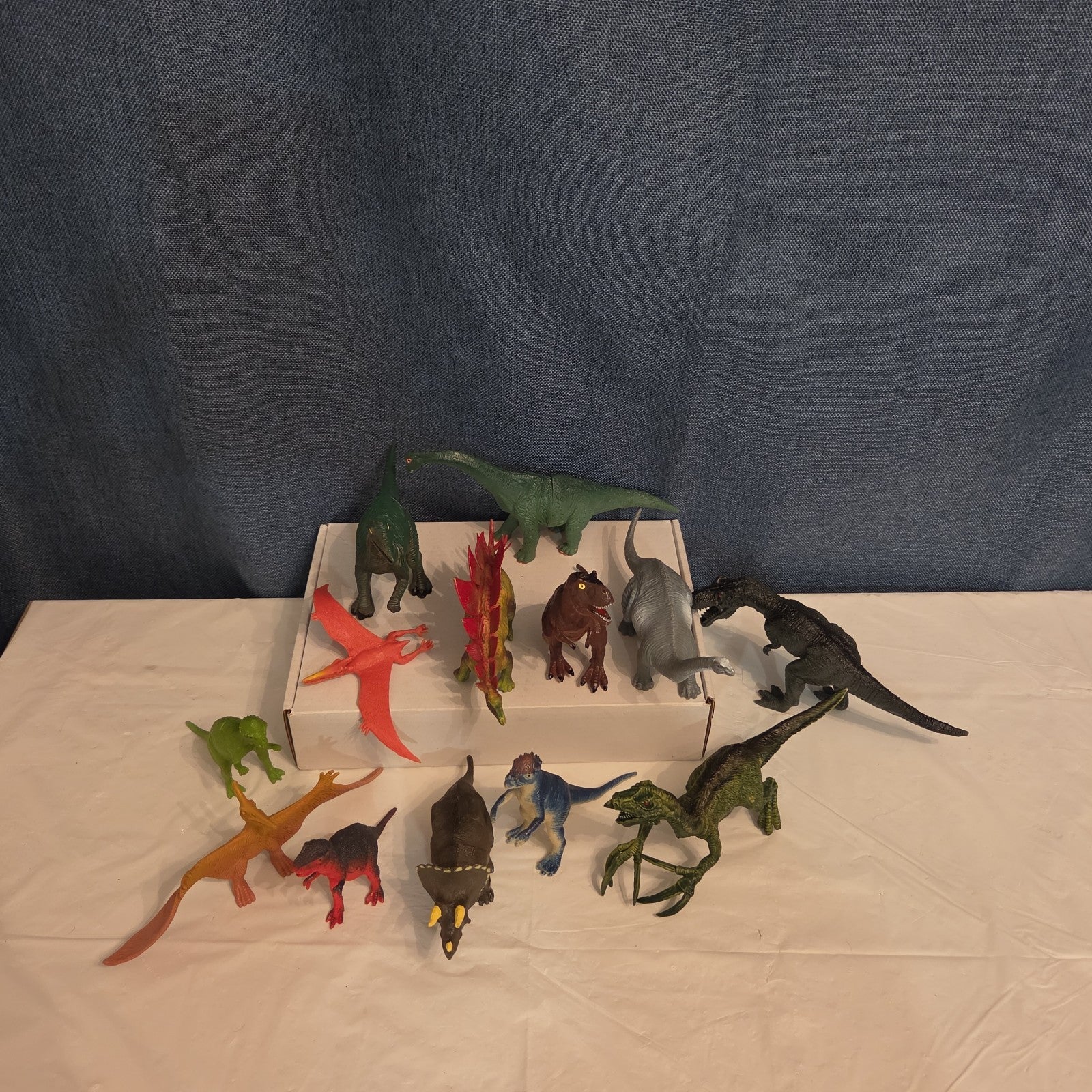 Dinosaur Toy Figures Lot of 13 T-Rex Triceratops Stegosaurus Plastic Play Set