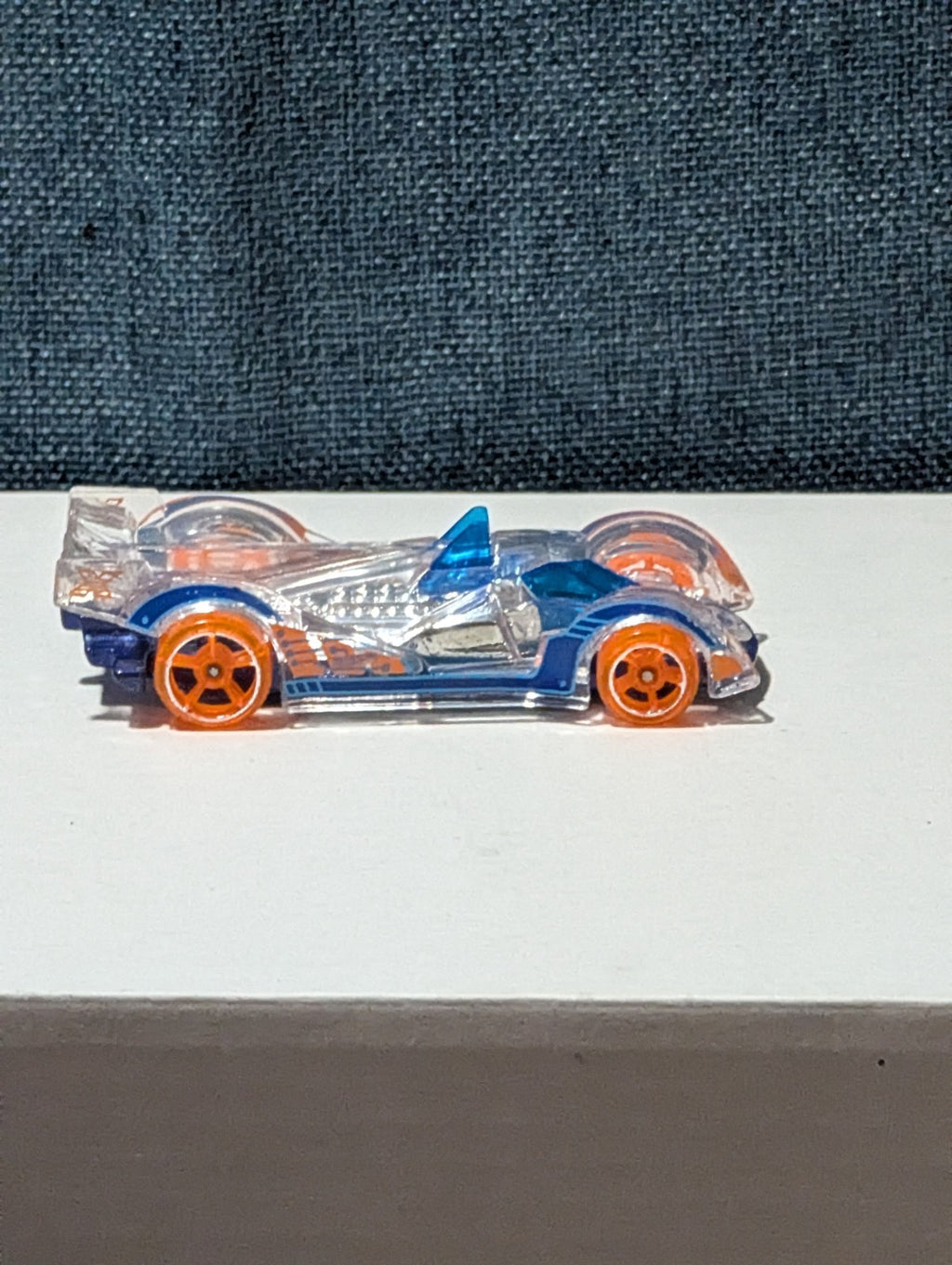 Hot Wheels Hi-Tech Missile | 2014 X-Raycers Clear & Blue | Fast Track Car