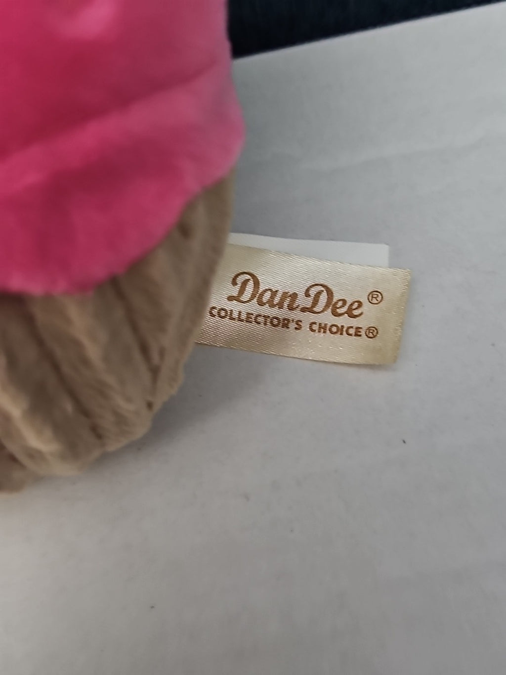 Dan Dee Cupcake Plush Keychain | Pink Happy Face Bag Clip | Kawaii Food Stuffed