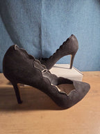 Esmara Black Suede Scalloped Heels Pumps Pointed Toe Size 8