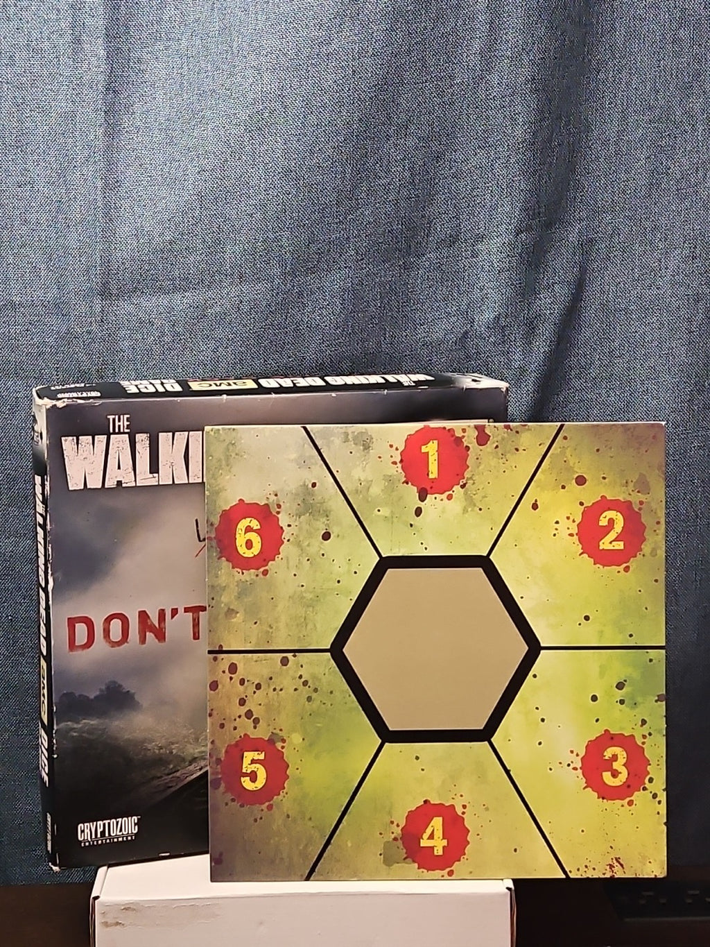 The Walking Dead: Don't Look Back Dice Game | AMC Cryptozoic | Rick Daryl