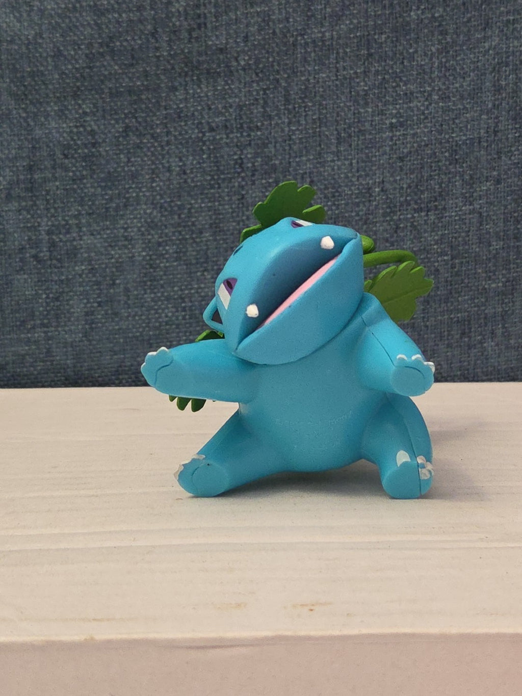 Nintendo Pokemon IVYSAUR 2.5" Vinyl Figure PVC 2015 Tomy Toy Kanto Collectible