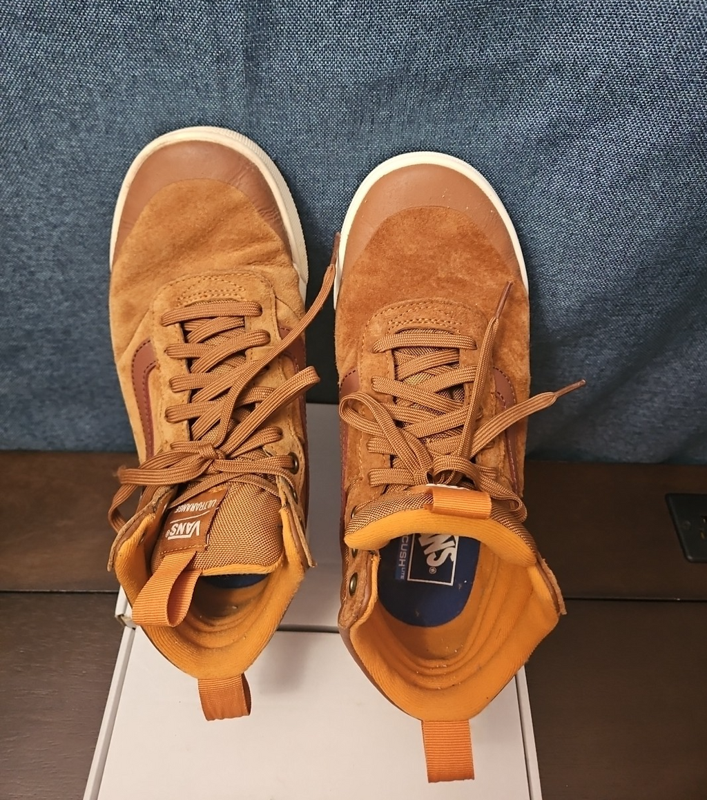 VANS UltraRange Hi DL MTE (Women’s 9.0) (Men's 7.5)