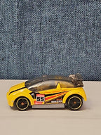 Hot Wheels Super Gnat | 2013 HW Stunt Track Aces | Yellow #55 Race Car