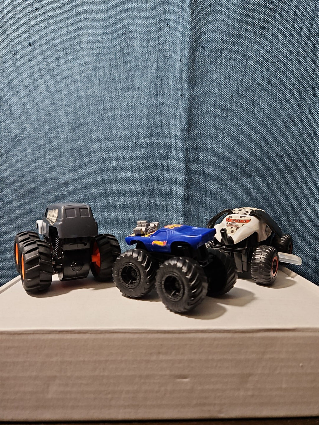 3-Piece Monster Truck Set | Hot Wheels Twin Mill & Howlin' Heat