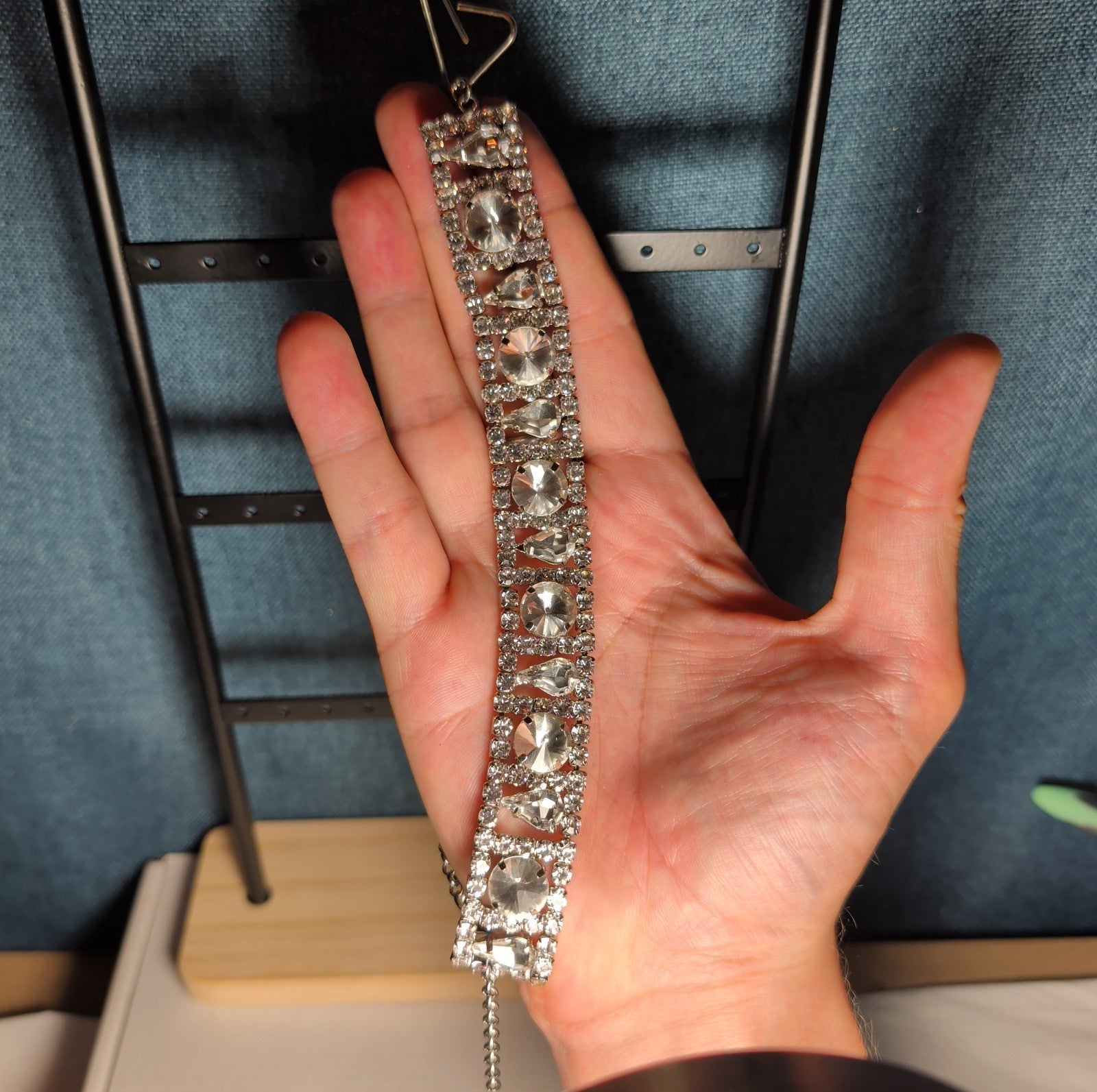 Beautiful Vintage Rhinestone Bracelet 7” w/Safety Chain   403J