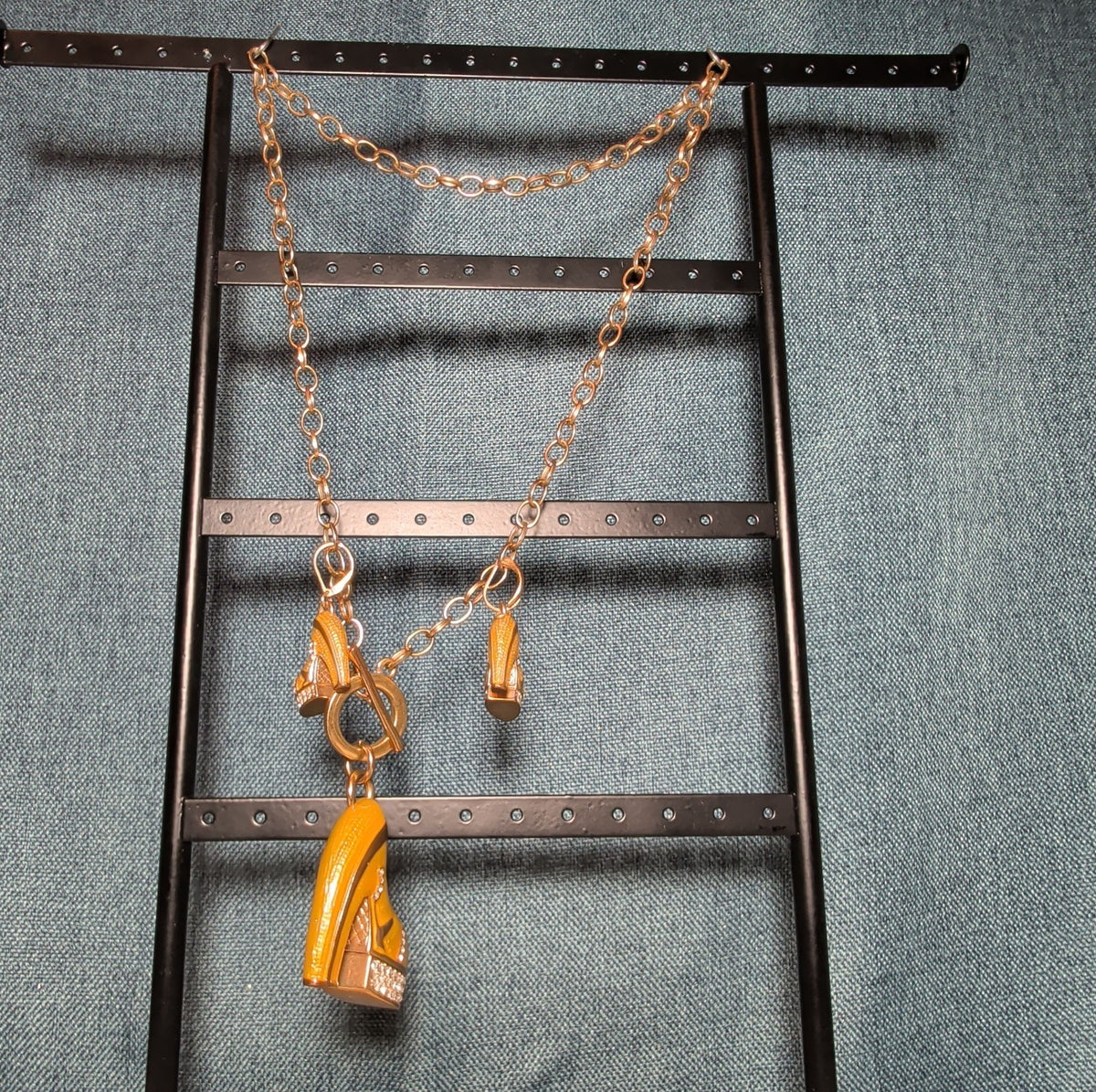 High Heel Shoe Pendant Necklace Gold Tone Rhinestone Y2K