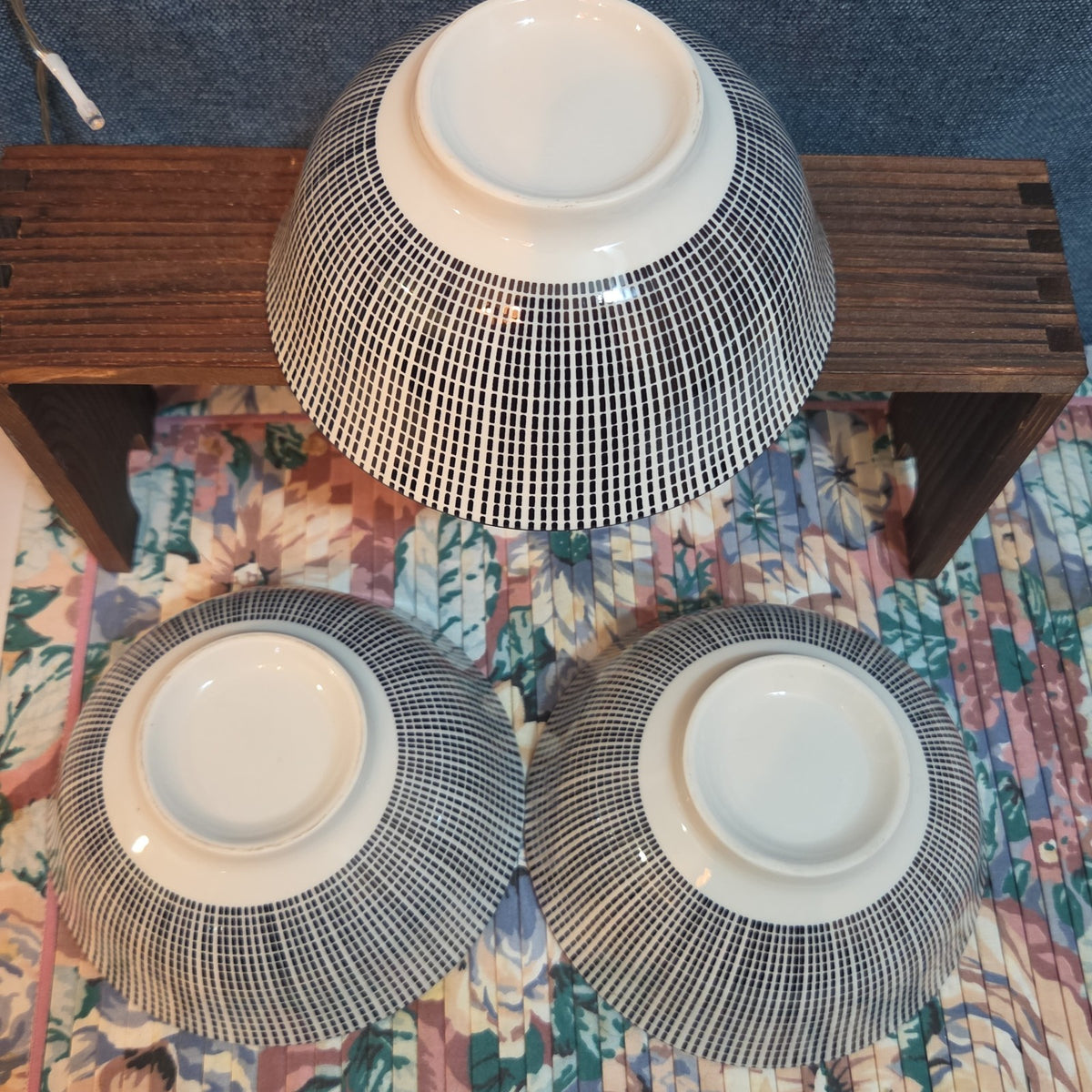 Royal Norfolk Set 3 Ceramic Bowls 6" Black White Dashed Swirl