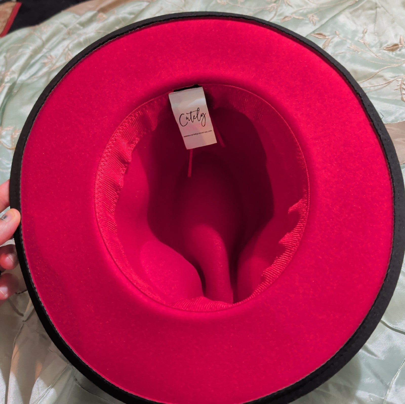 Cutely Covered Pink Bottom Black Cowboy Hat Felt Wide Brim Fedora Medium Used