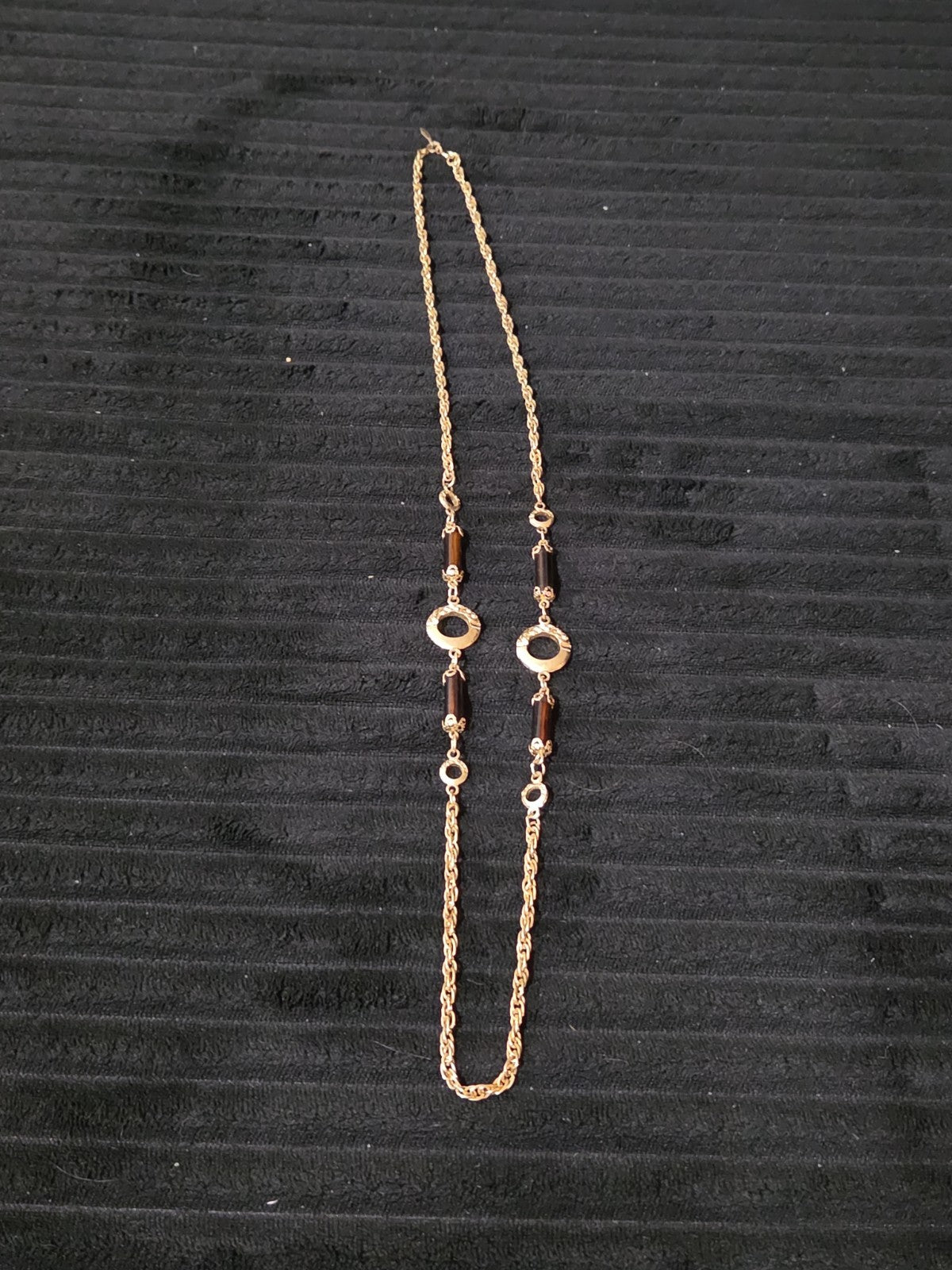 Sarah Coventry Emberwood Long Vintage Necklace 1975 Gold Tone Root Beer Amber