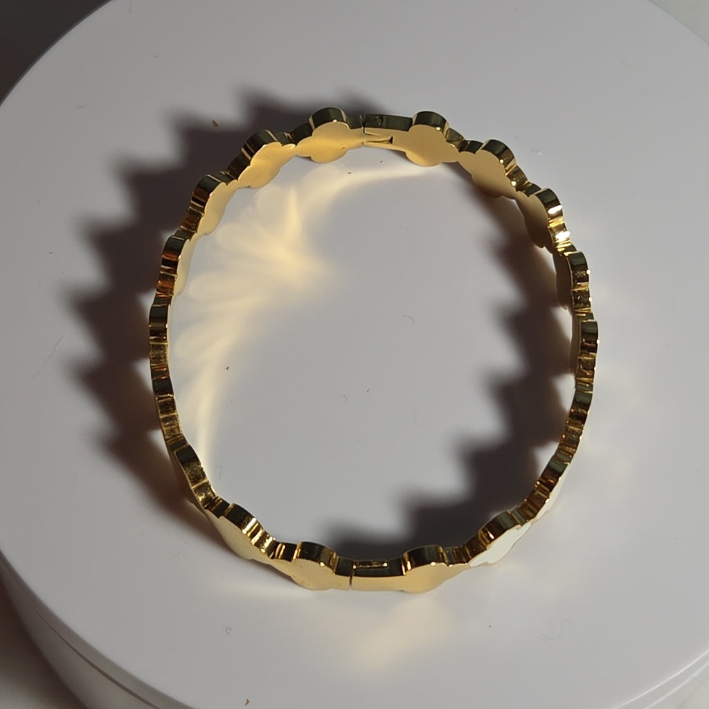 Hinged White Clover Bangle Bracelet Gold Tone Enamel
