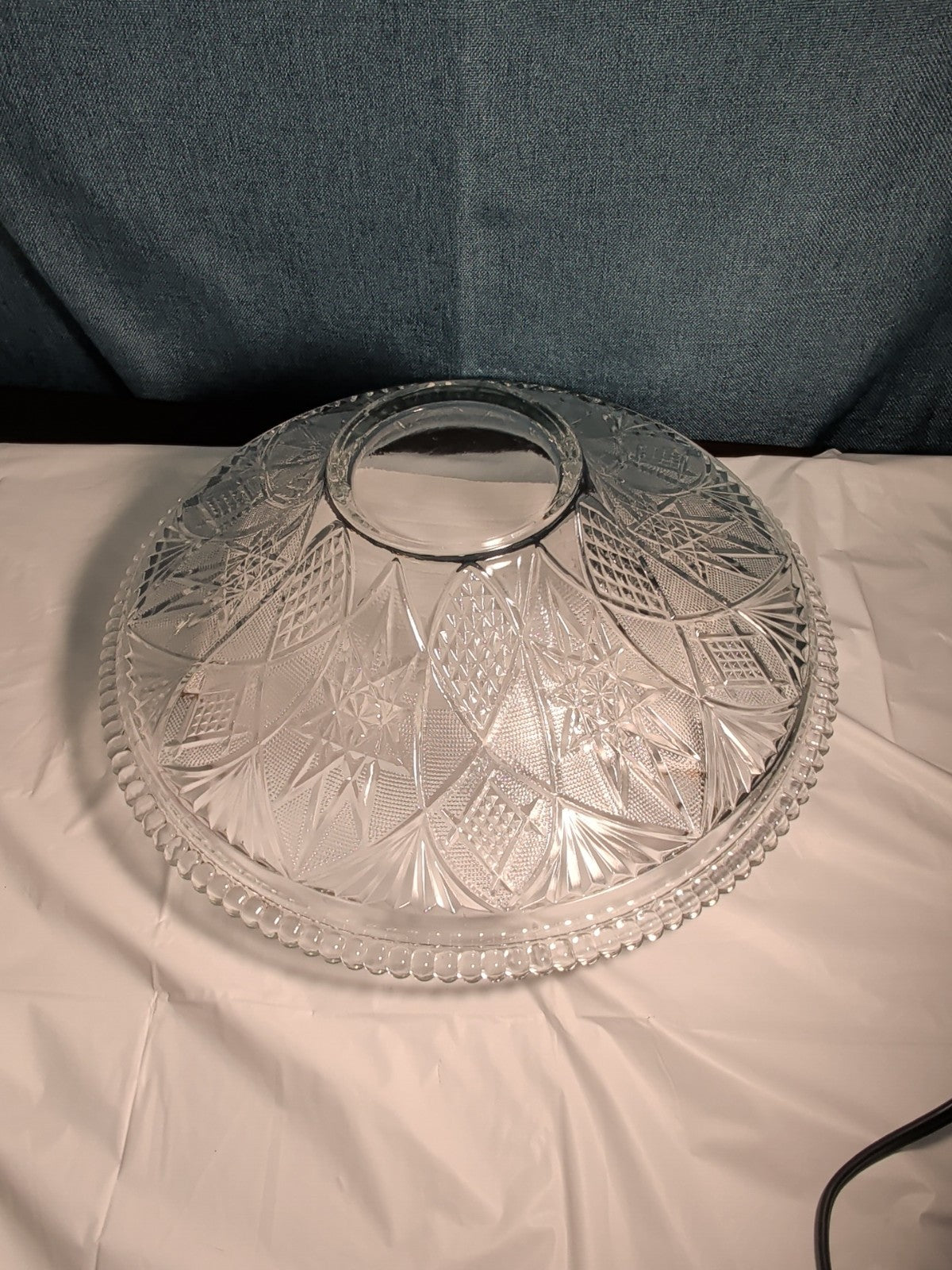 KIG Indonesia 10" Pressed Glass Bowl Starburst Floral MCM Centerpiece Serving