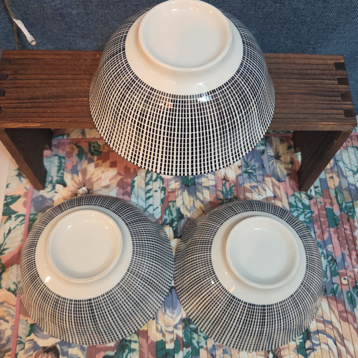 Royal Norfolk Set 3 Ceramic Bowls 6" Black White Dashed Swirl