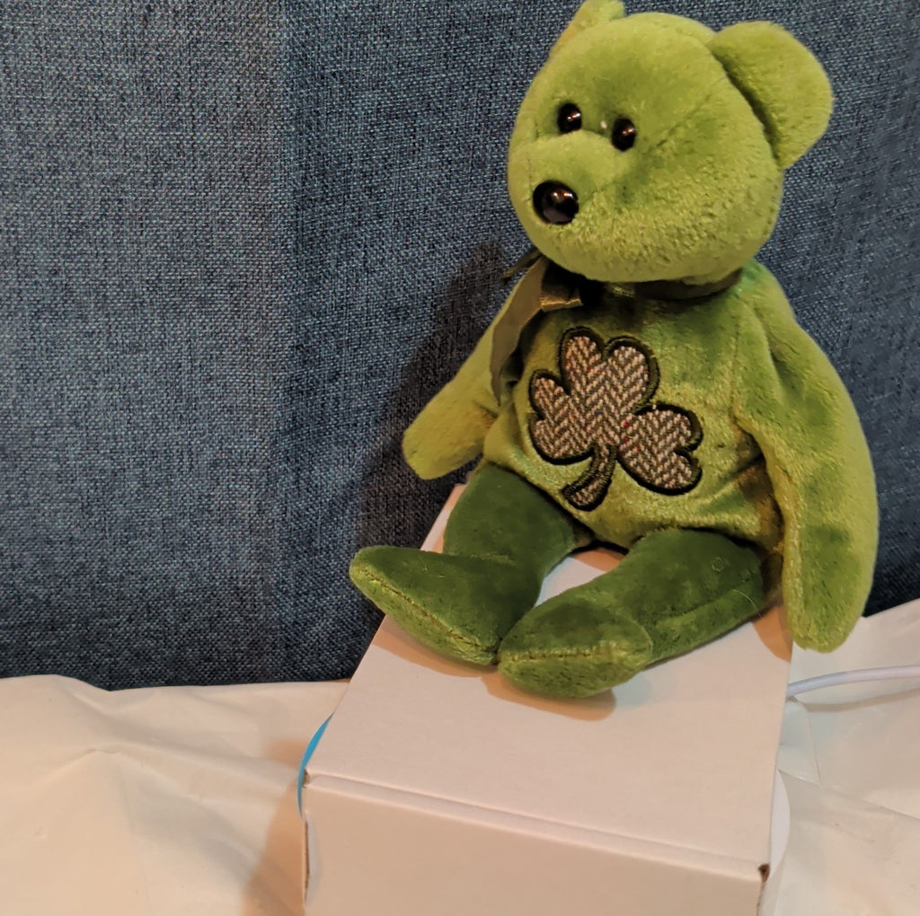 Ty Beanie Baby 2.0 Luckier the Irish Bear Green Shamrock 8" Plush