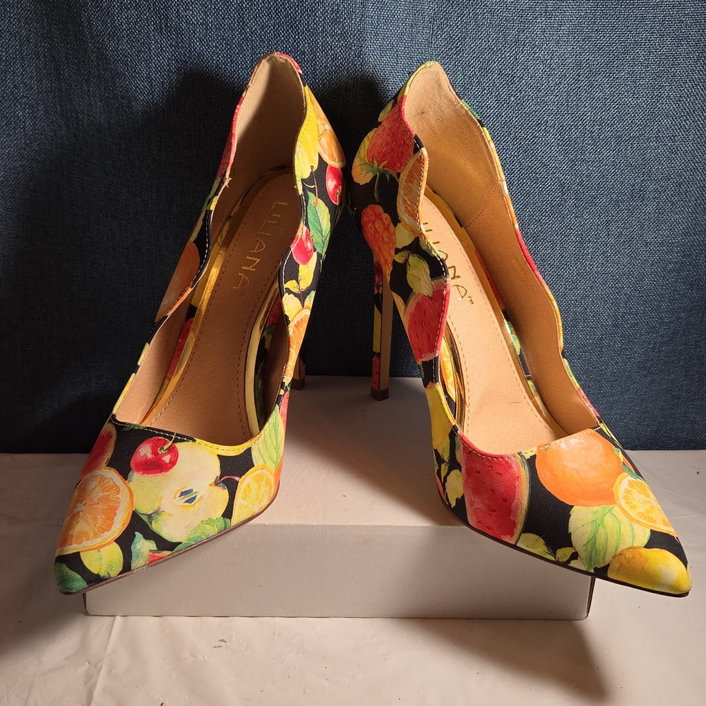 Liliana Fruit Print Pumps 8.5 Scalloped Stiletto Heels Watercolor Fruit Salad