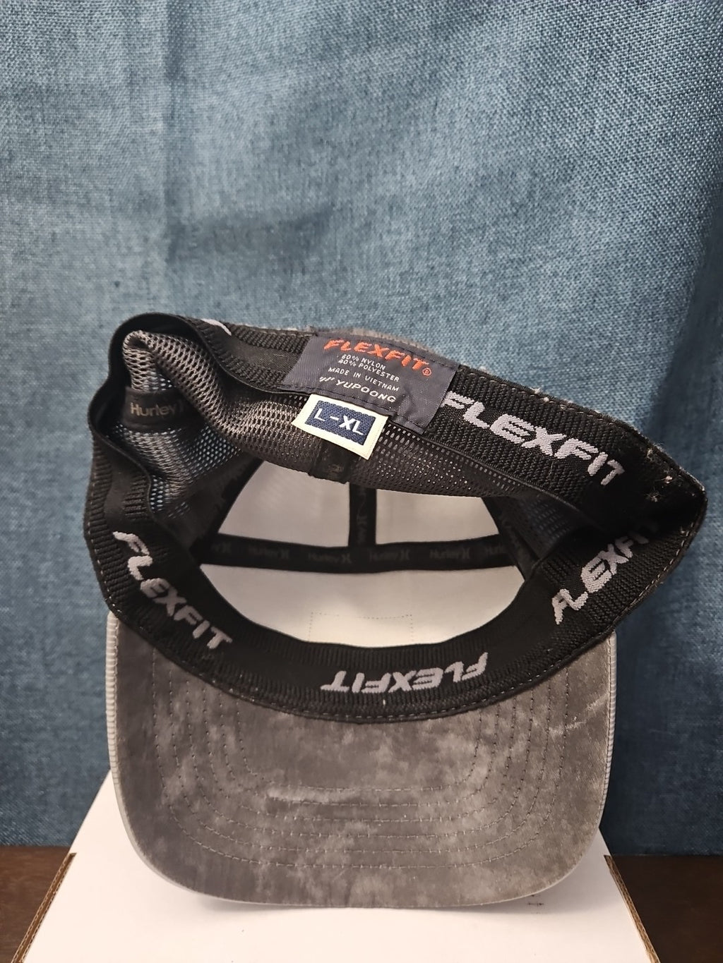 Hurley Flex-Fit Mission Trucker Hat Cap Size L/XL Gray Mesh Performance Surf