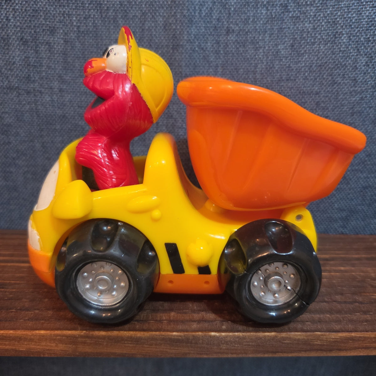 Sesame Street Elmo Dump Truck Plastic Construction Toy 2001