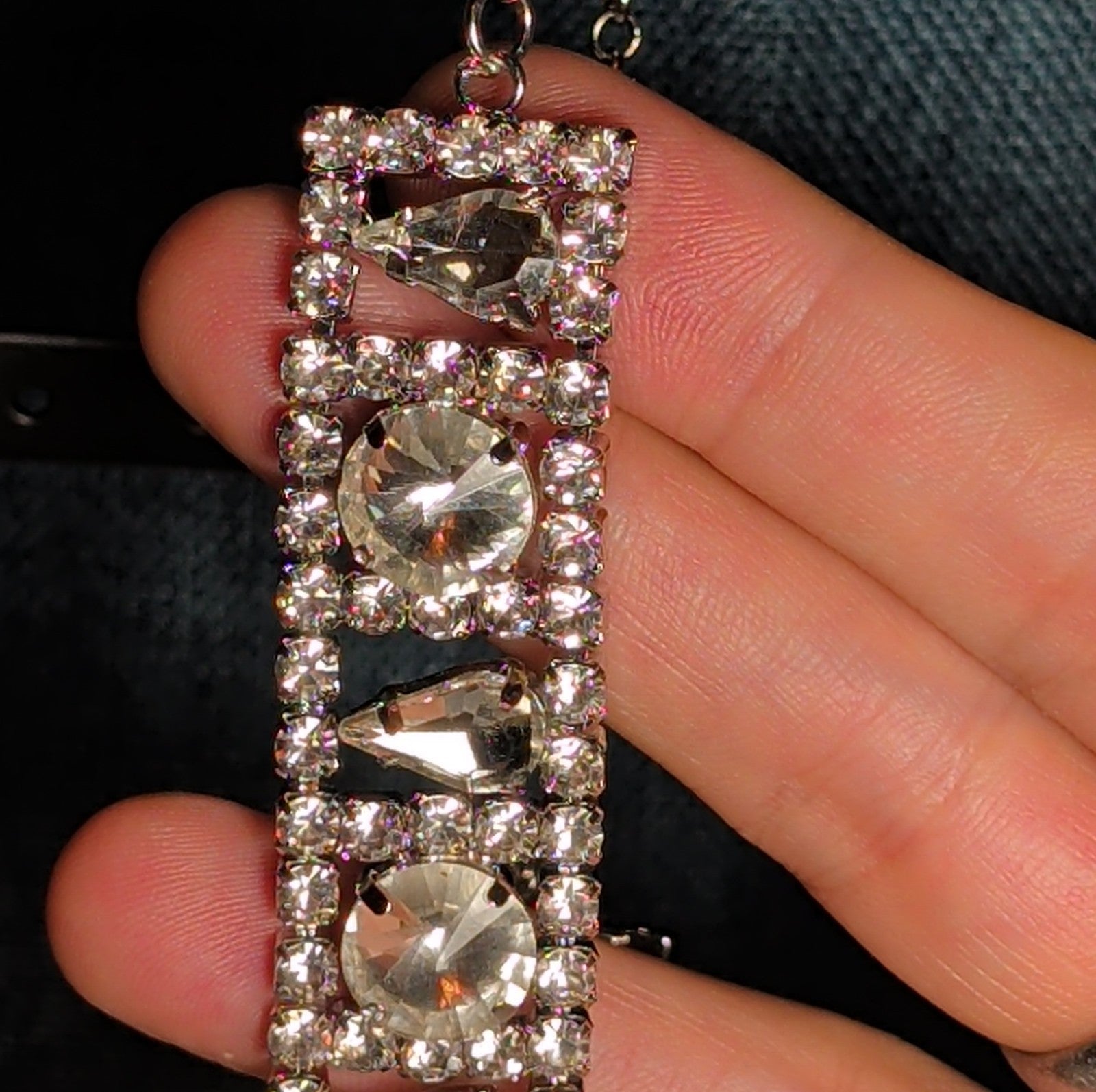 Beautiful Vintage Rhinestone Bracelet 7” w/Safety Chain   403J
