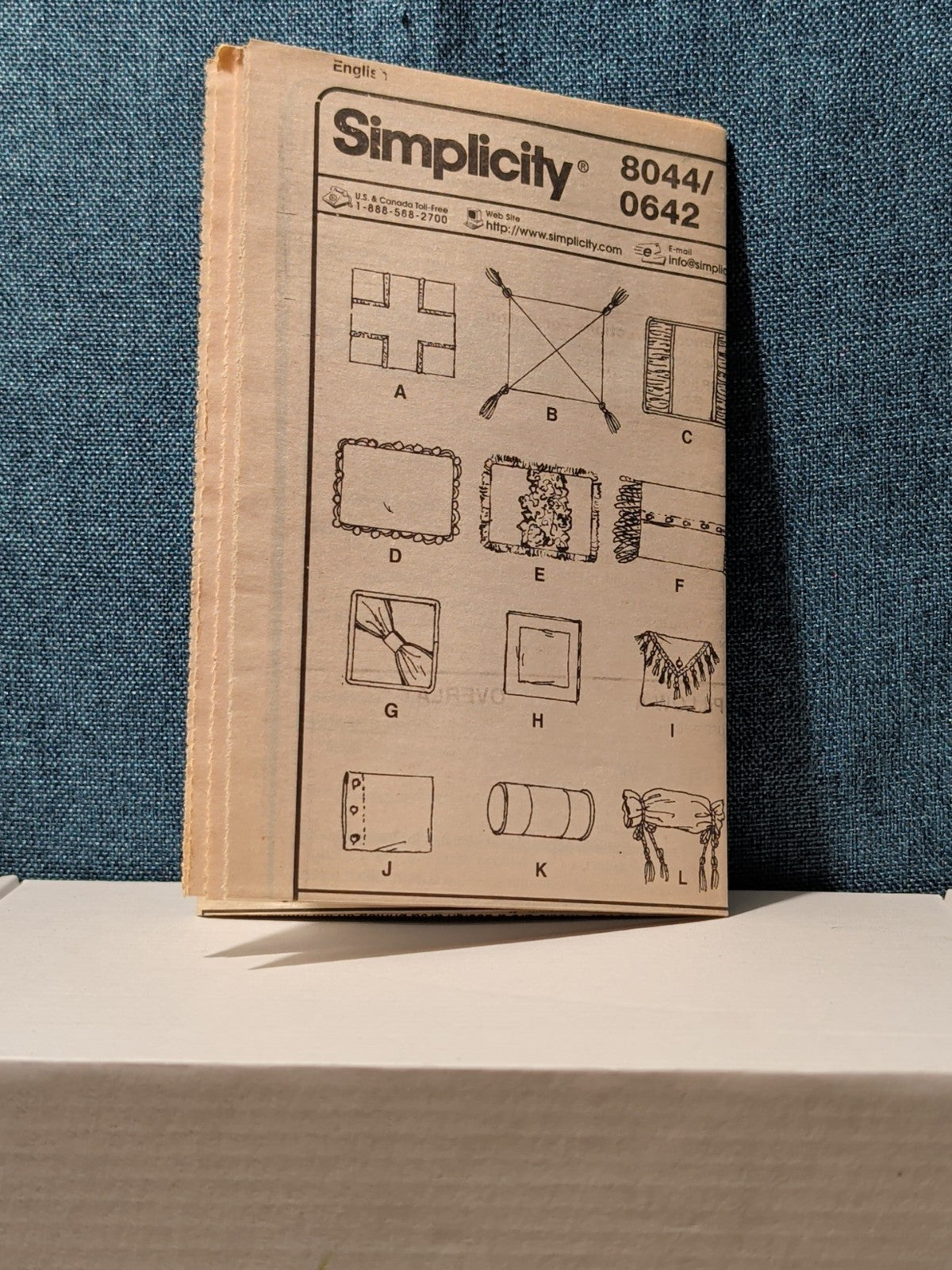 Simplicity 8044 Pillows Sewing Pattern 1998 12 Styles Couch Neckroll Decor UNCUT