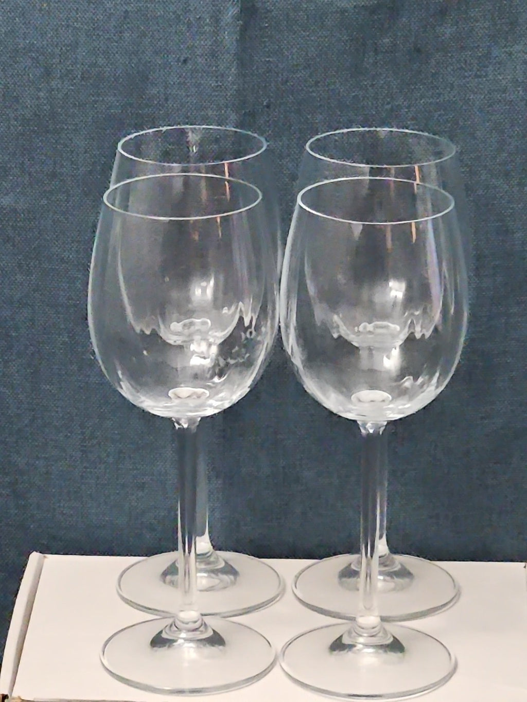 Set of 4 Clear Glass Stemmed Wine Glasses Balloon Bowl All-Purpose Stemware