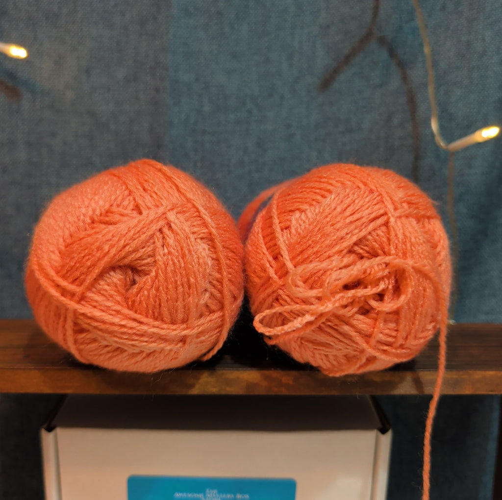 Herrschners Afghan Yarn 2 Ply Coral Rose Acrylic 2 Skein
