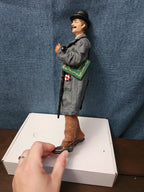 Possible Dreams Clothtique "Victorian Gentleman Caroler" (2003)
