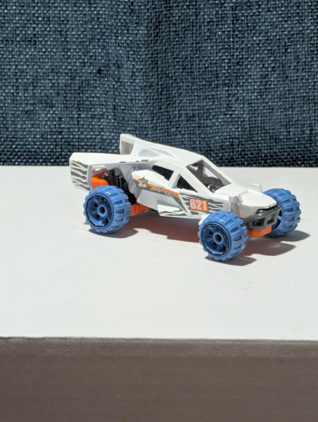 Hot Wheels Dune It Up (2018) | HW 50th Race Team Buggy | White #621 | Loose