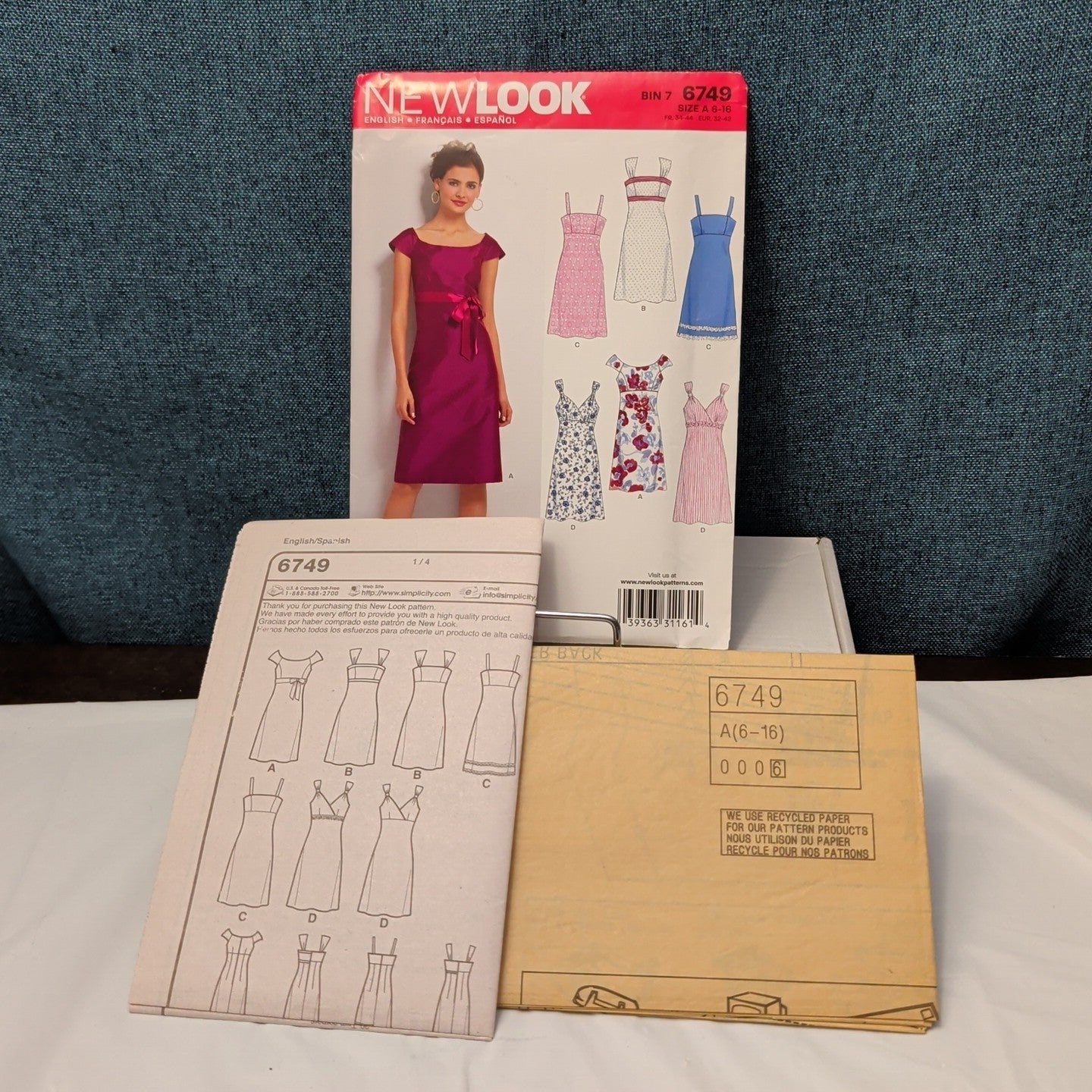 New Look 6749 Sewing Pattern Misses Dress Empire Waist Sizes 6-16 UNCUT Button