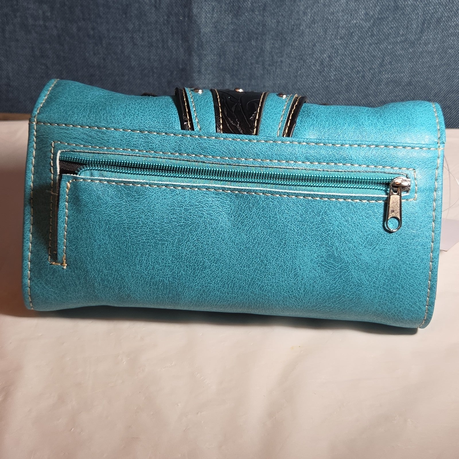 Turquoise Western Buckle Floral Trifold Crossbody Wallet NWT