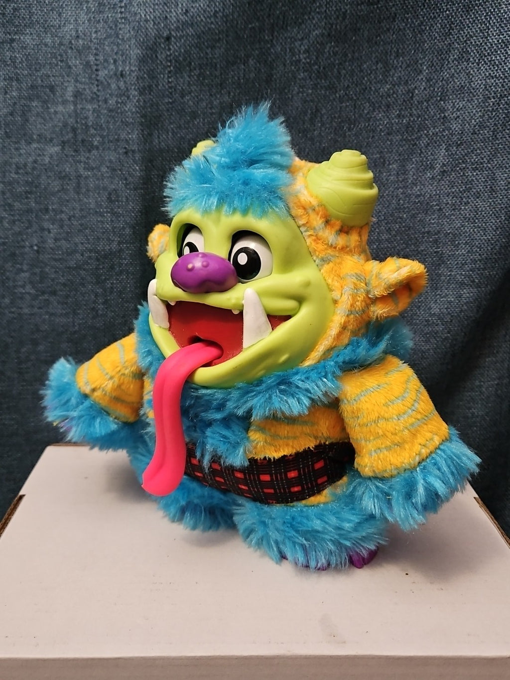 Crate Creatures Surprise Snort Hog | Interactive Monster Toy | Green Blue |