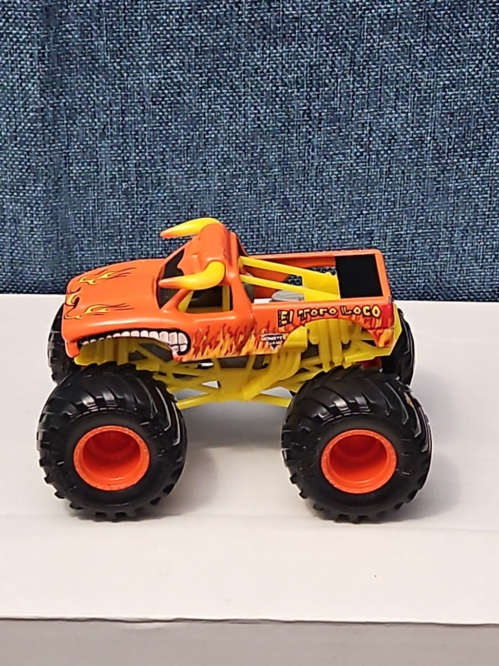 Hot Wheels El Toro Loco Monster Truck | Orange Crazy Bull | 1:64 Scale