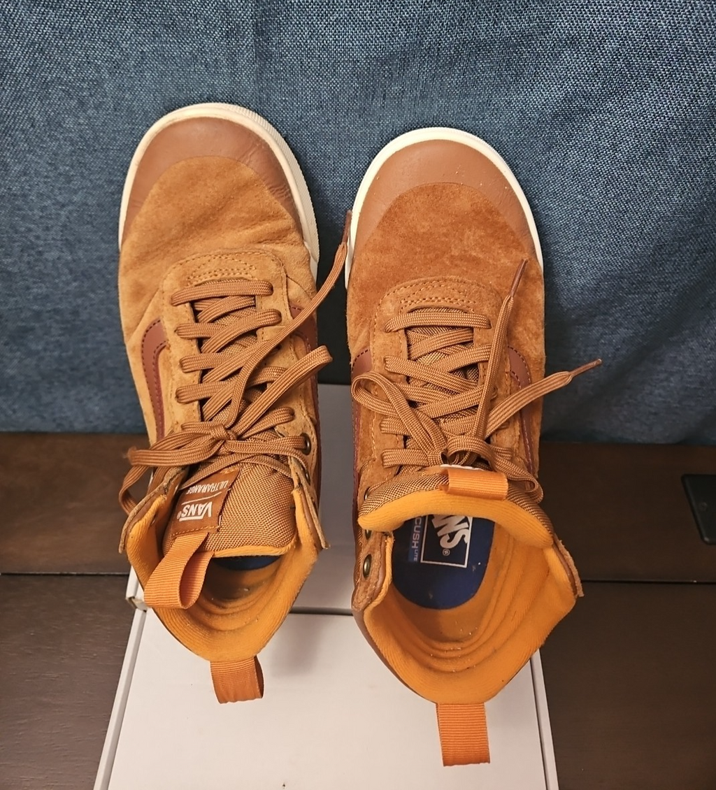 VANS UltraRange Hi DL MTE (Women’s 9.0) (Men's 7.5)