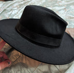 Cutely Covered Pink Bottom Black Cowboy Hat Felt Wide Brim Fedora Medium Used