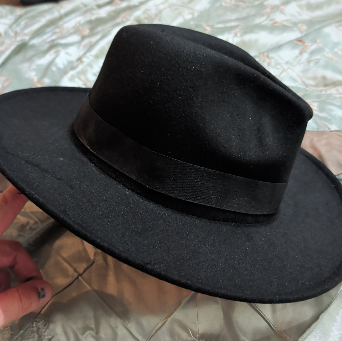 Cutely Covered Pink Bottom Black Cowboy Hat Felt Wide Brim Fedora Medium Used