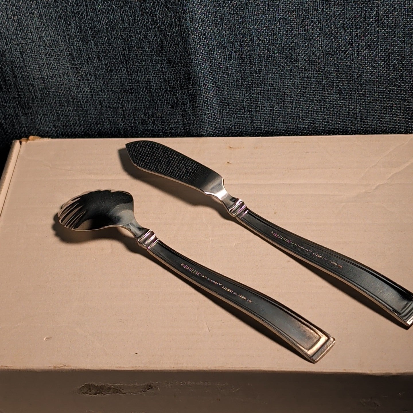 Hampton Silversmiths PORTFOLIO Sugar Spoon & Butter Knife Set | Glossy 208